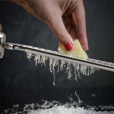 Râpe à fromage manuelle - NewCheeseGrater™ - Plat - RusticaKitch